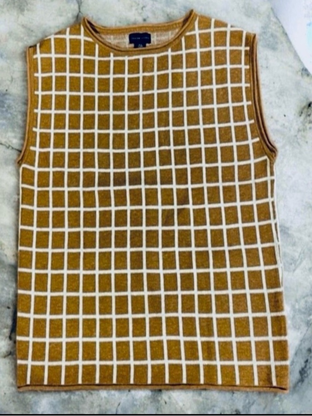 NWOT Adrienne Vittadini Grid Sleeveless Top in Camel and White Size M
